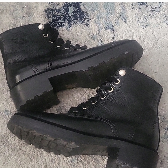 Chanel combat boots - Picture 4 of 8